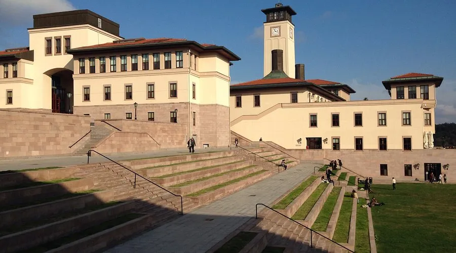 Università private in Turchia: la crisi delle iscrizioni tra aumento dei costi e programmi vacanti