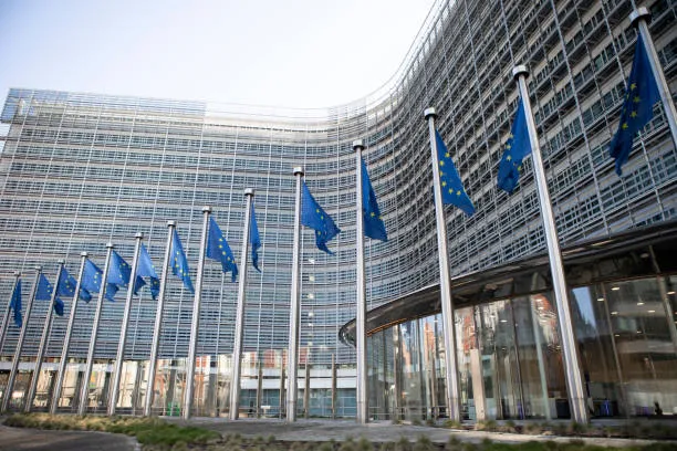 La Commissione UE impone a Google di aprire i dati di ricerca ai rivali: cosa cambia con il Digital Markets Act