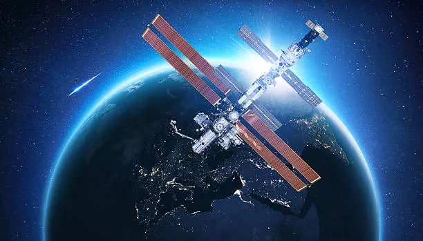 Roscosmos Conferma: la Stazione Spaziale Russa ROS Avrà la Stessa Inclinazione della ISS per Motivi di Sicurezza