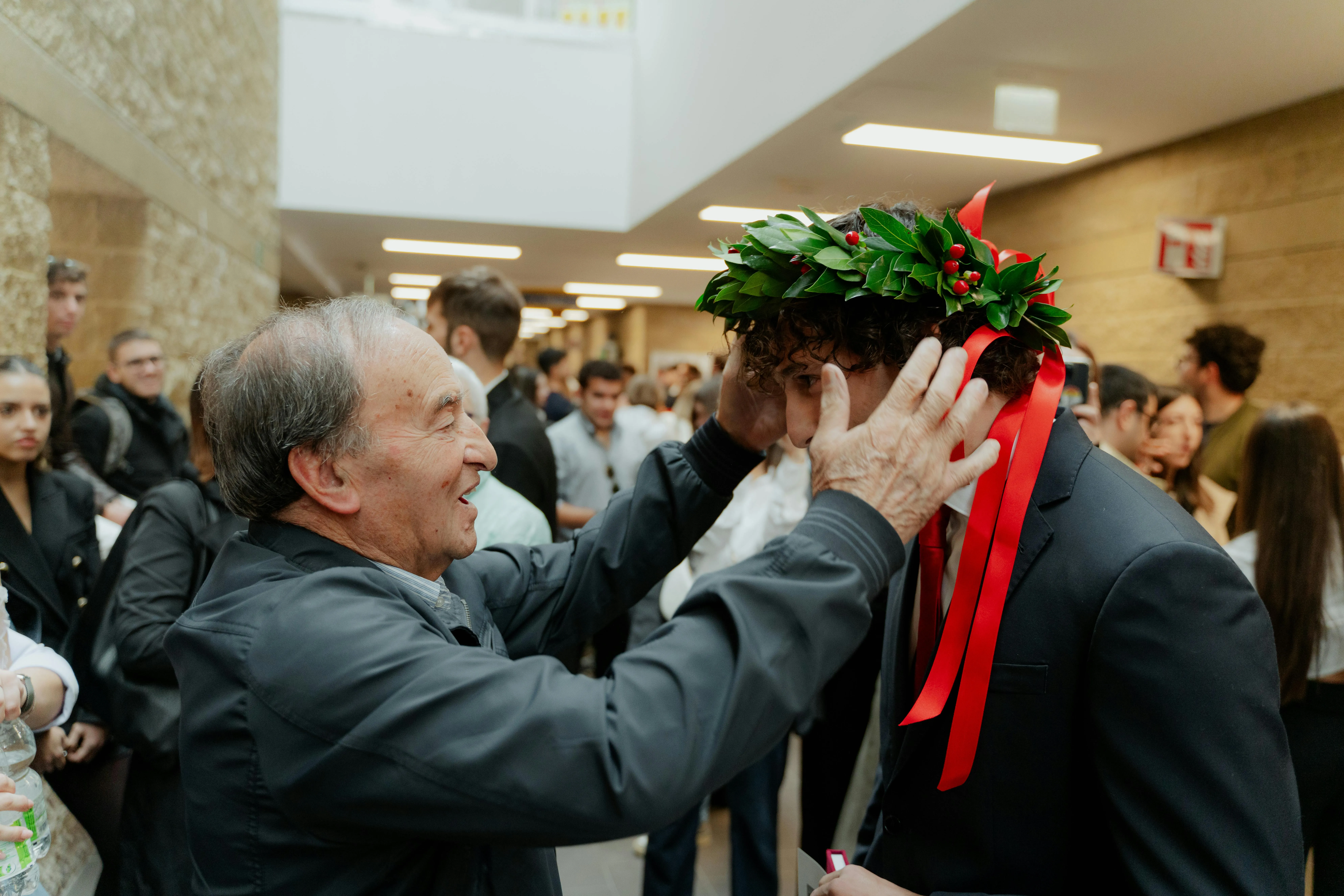 La laurea vale ancora? Dati italiani a confronto con il dibattito globale
