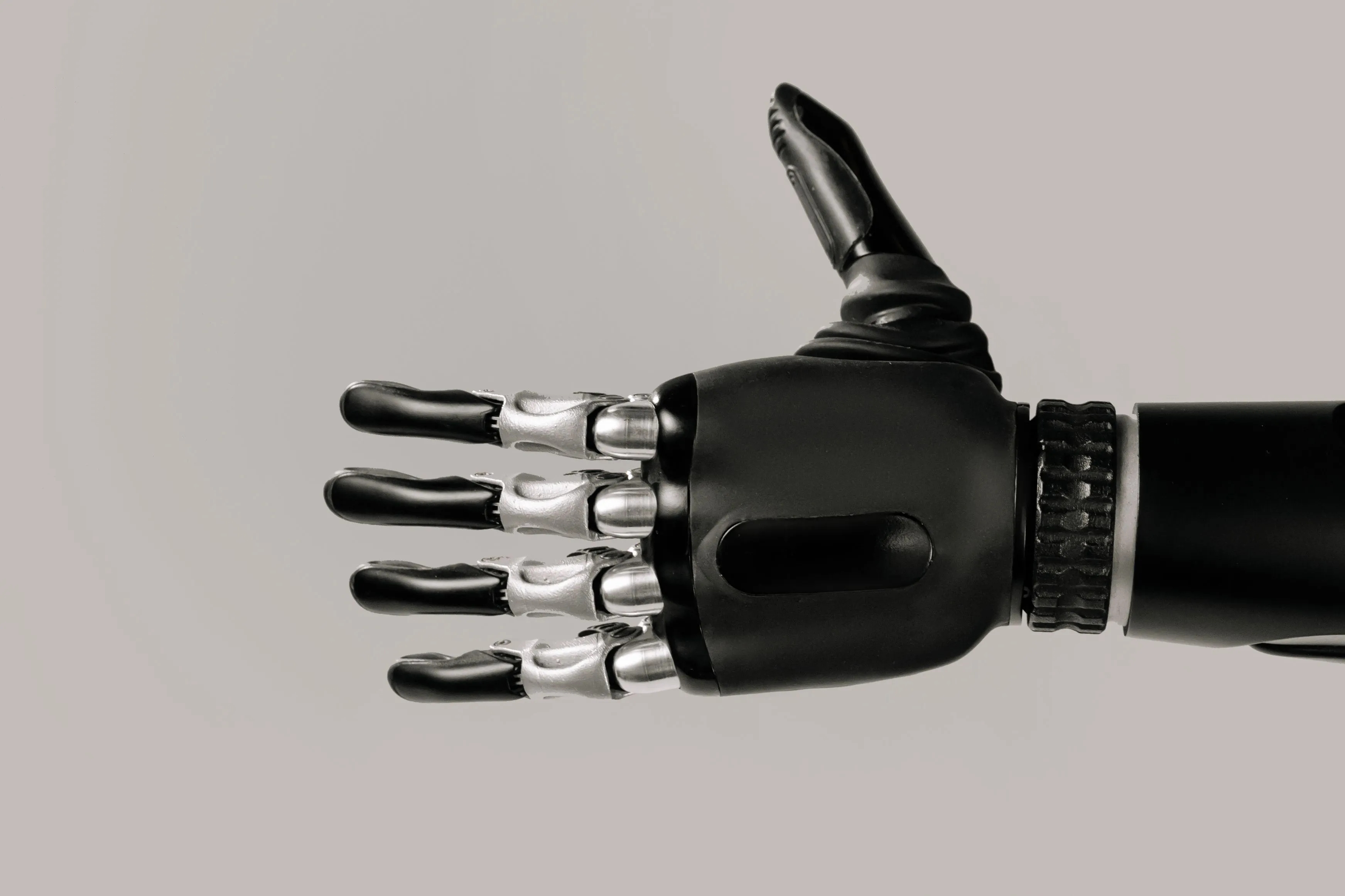 La mano robotica che impara una melodia in due minuti