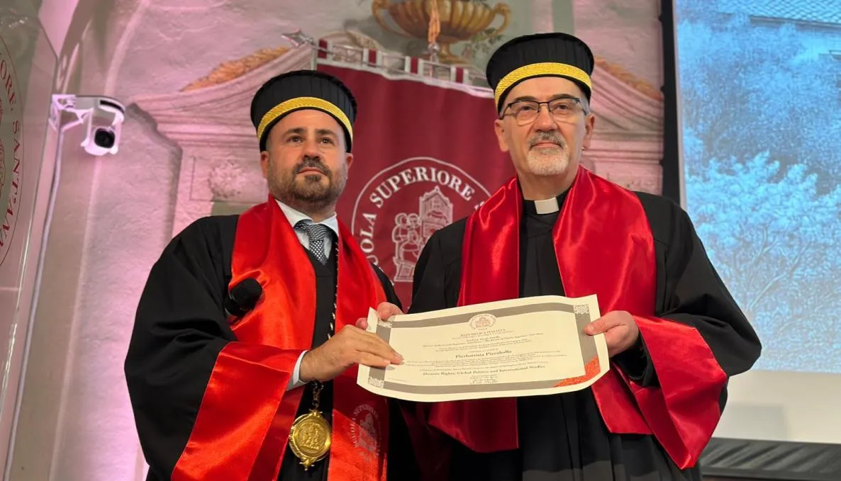 La scuola superiore Sant'Anna Pisa, conferisce il Phd honoris causa al Cardinale Pizzaballa, patriarca latino di Gerusalemme.