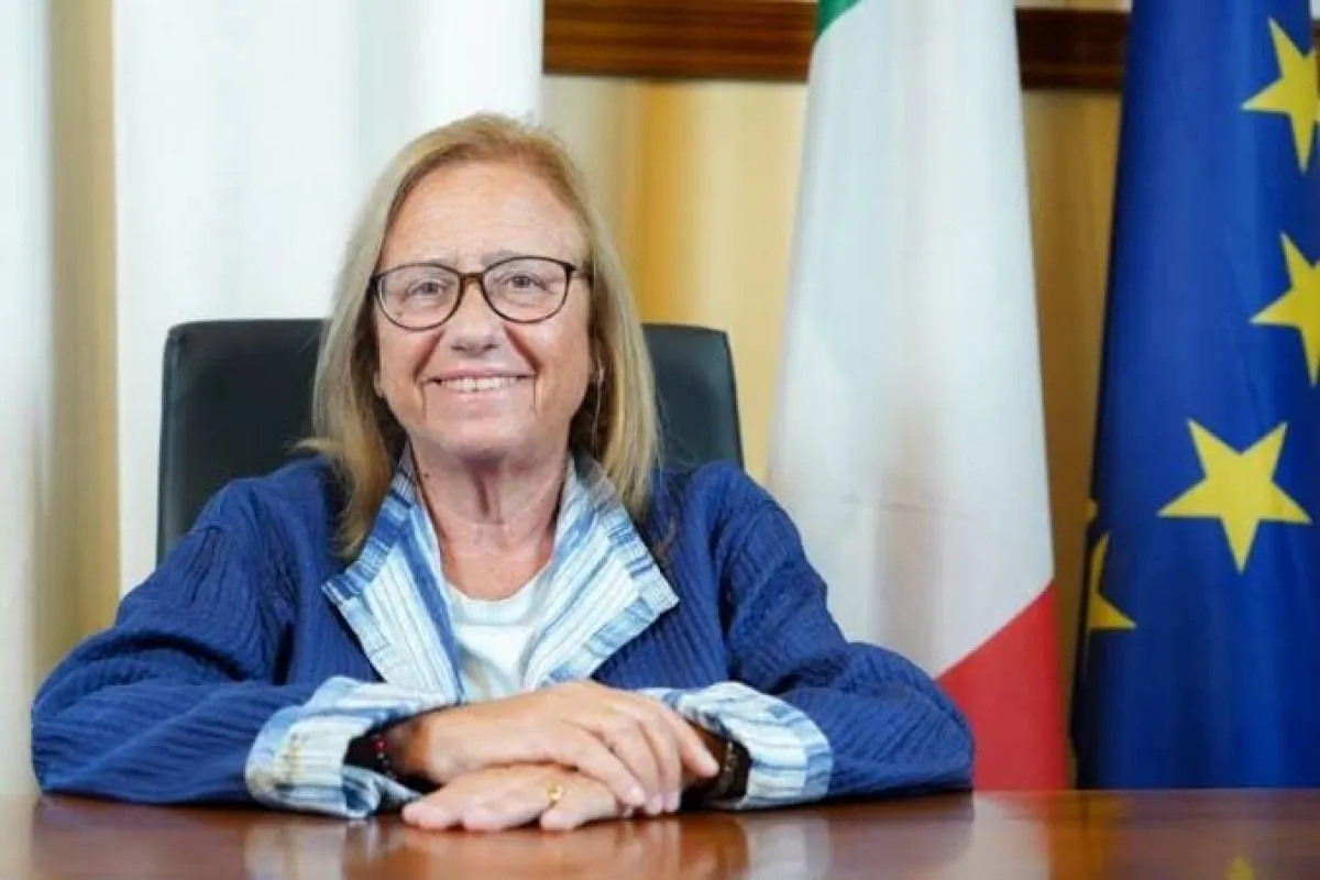 La sottosegretaria Frassinetti: le parole di Mogol dovrebbero essere insegnate a scuola. La proposta in occasione dei 90 anni dell’artista