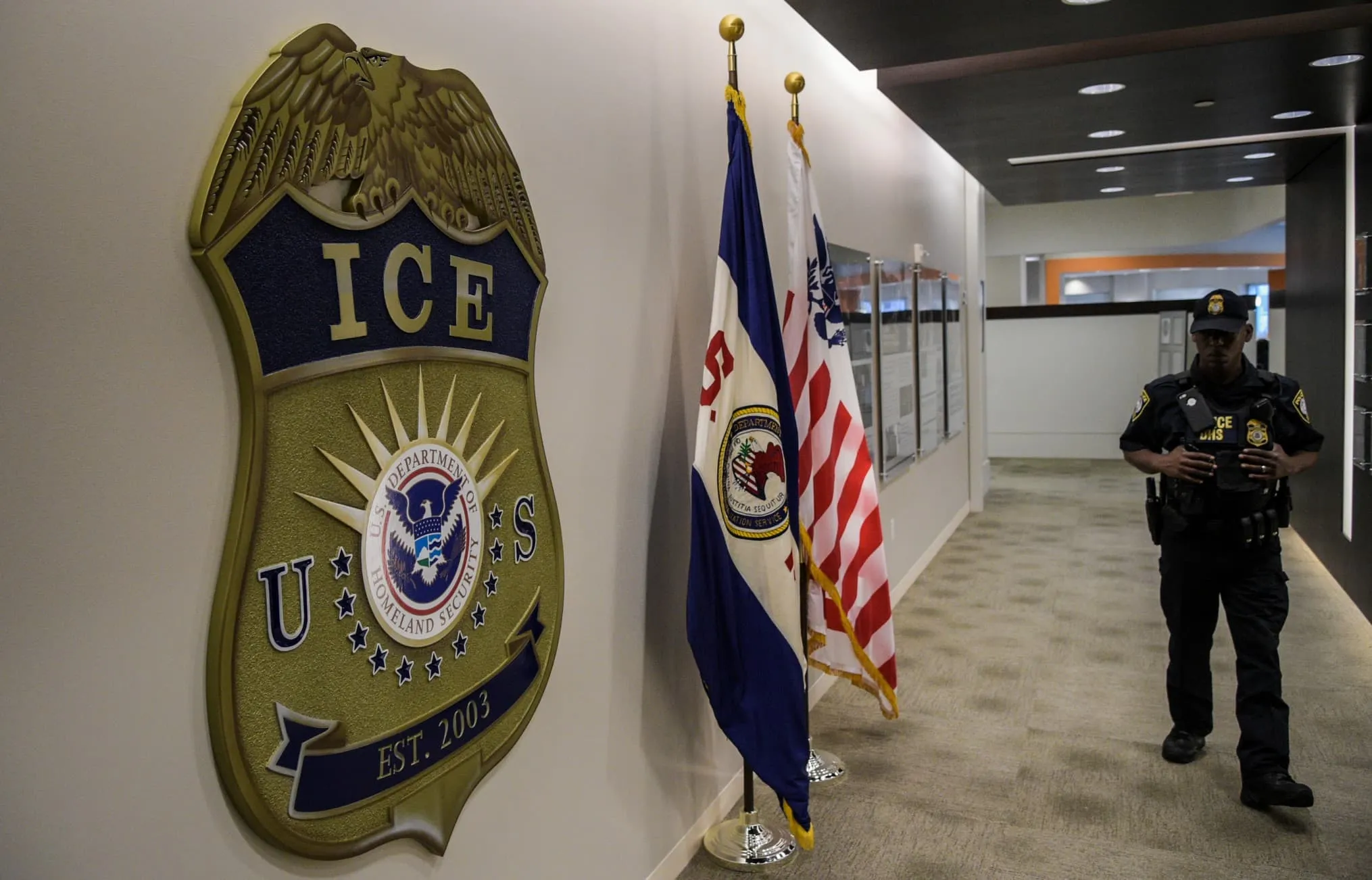 L'America della Liberty Medal e i numeri delle deportazioni ICE