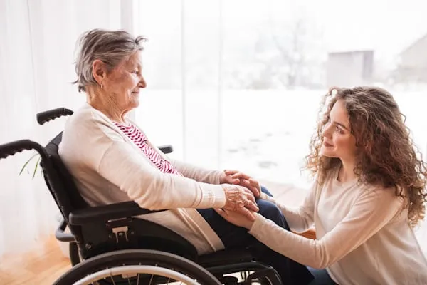 Legge Caregiver 2026: Tutte le Novità Sul Nuovo Disegno di Legge per il Sostegno ai Lavoratori di Cura