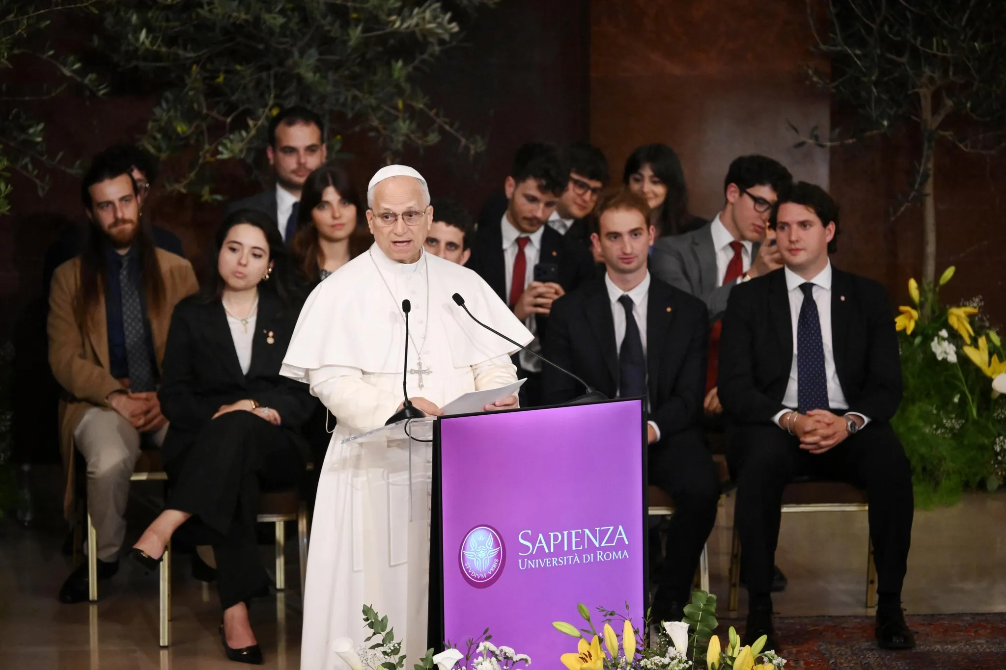 Leone XIV alla Sapienza: riarmo taglia educazione e salute