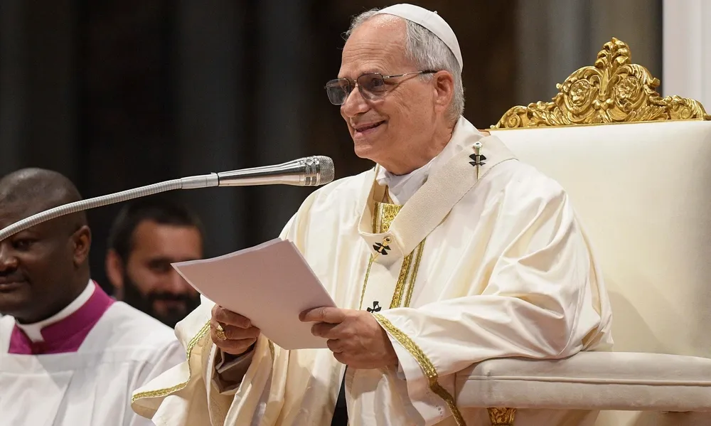 Papa Leone XIV e le Nuove Frontiere dell’Educazione: Un Impegno verso i Giovani nella Società Contemporanea