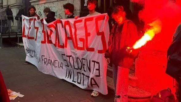 Les blocages a Roma: classi pollaio, precari e caro libri in cifre