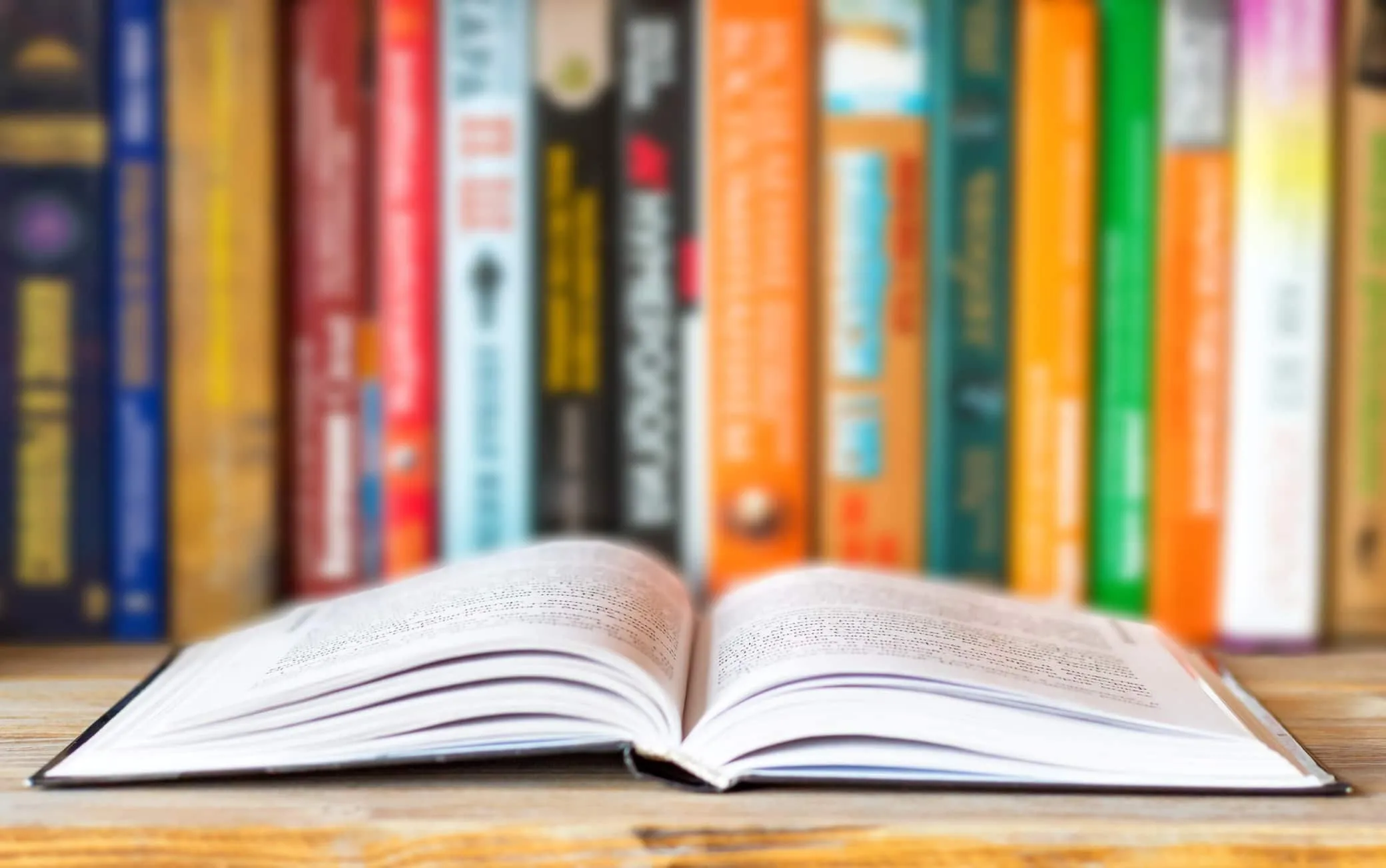 Caro scuola 2025: aumentano i prezzi dei libri scolastici, rincari fino all’1,8%