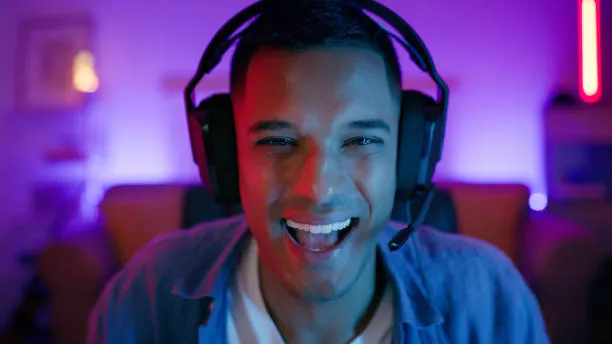 Logitech G325 LIGHTSPEED: l’audio premium del gaming wireless a portata di tutti