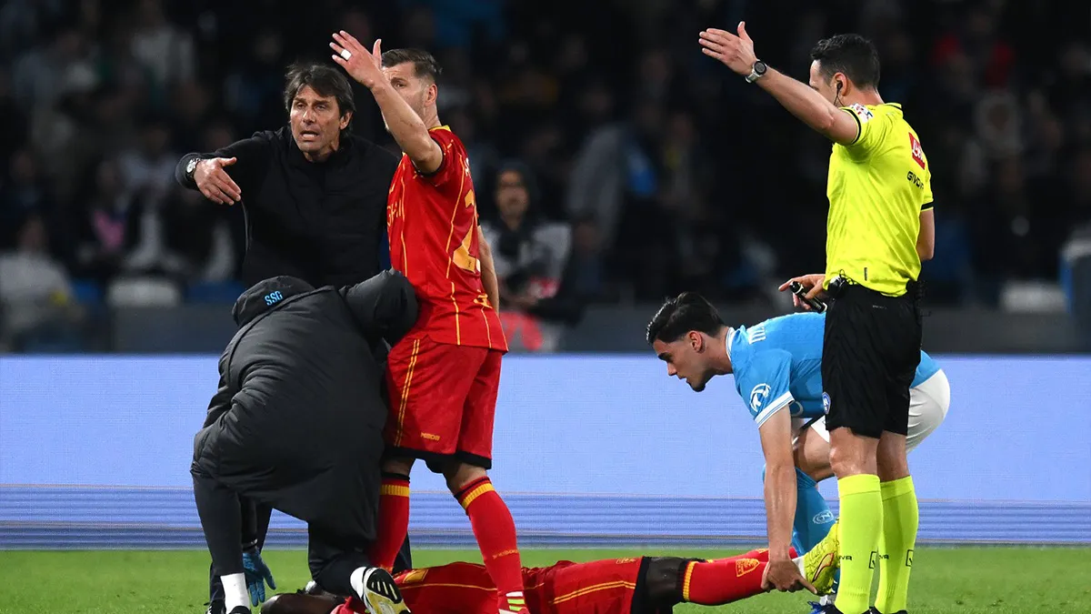 Malore Lameck Banda durante Napoli-Lecce: cosa è successo al Maradona e le parole di Conte