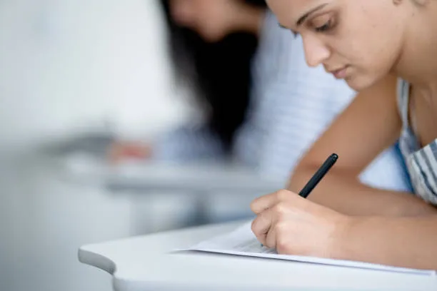 Maturità 2026, alla prima prova quasi nessuno sceglie la letteratura