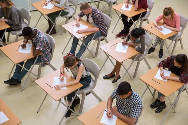 Maturità 2026, il paradosso del Sud: 100 in vetta, INVALSI al minimo