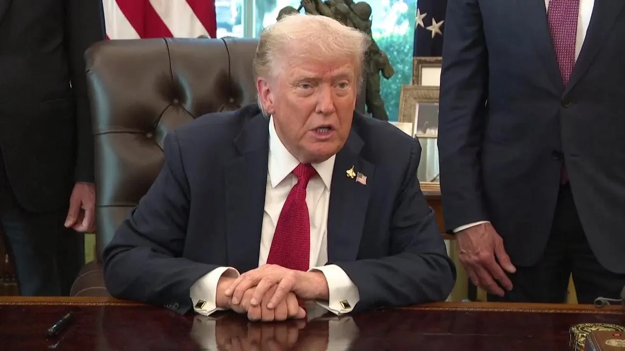Trump pronto a inviare missili Tomahawk a Zelensky: "Se Putin non tratta, agirò"