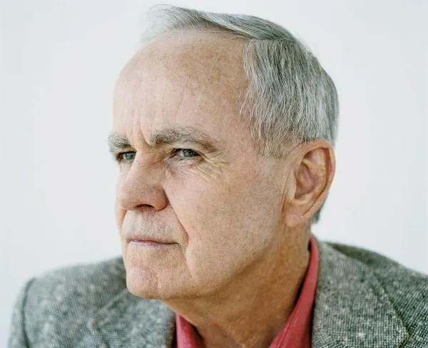 Obbedire al cuore dell’uomo: la lezione educativa del tagliapietre secondo Cormac McCarthy e Fondazione Grossman
