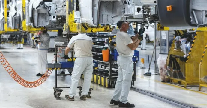 Stellantis in Italia: Strategie e Sfide per Salvare la Produzione Automobilistica e il Lavoro