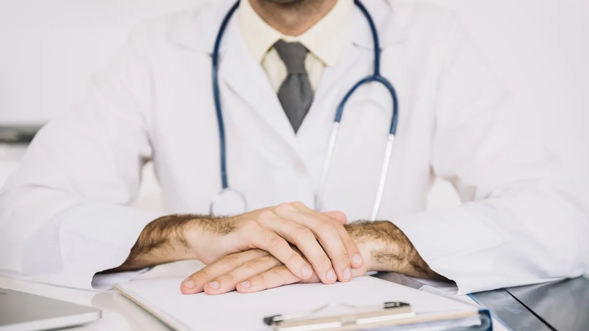 Assicurazione Sanitaria Integrativa per la Scuola: Novità, Coperture e Criticità nel Contratto Collettivo Nazionale