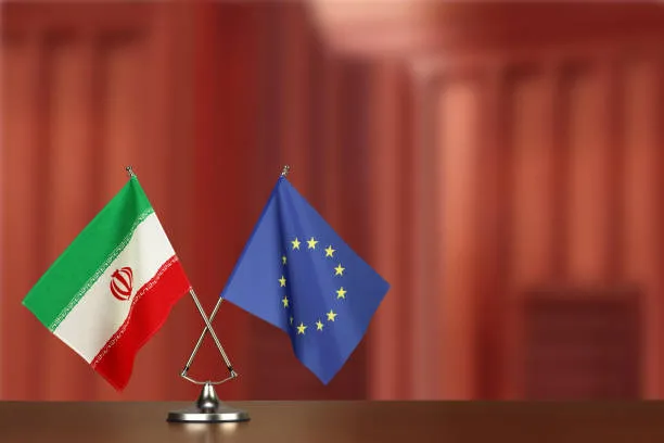 Meloni e lo strano fronte comune Iran-Ue: l'Italia sceglie la non belligeranza