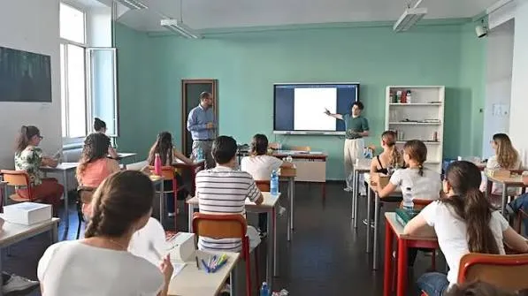 Meloni: 'tecnici come licei', ma il 55,9% ha già scelto il liceo