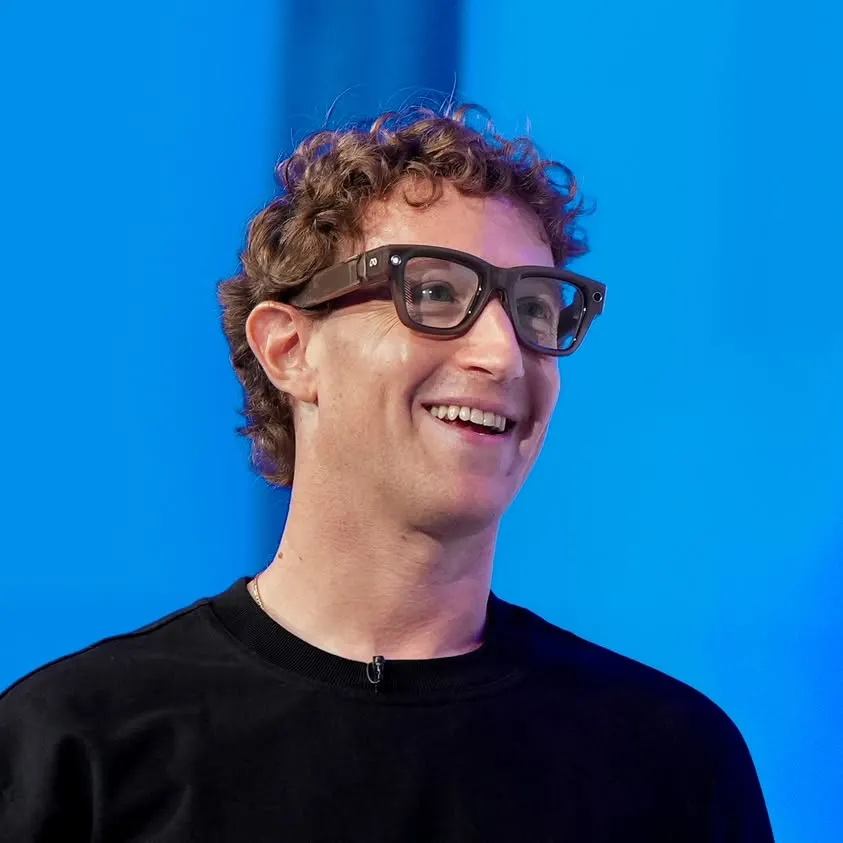 Meta lavora a un clone digitale 3D di Zuckerberg: l'avatar AI che parlerà con i dipendenti