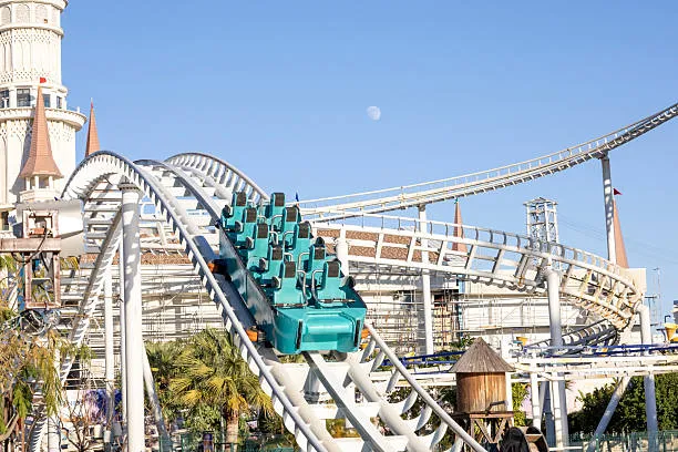 Mirabilandia, a lezione tra le attrazioni: oltre 20 percorsi formativi trasformano il parco in un laboratorio a cielo aperto