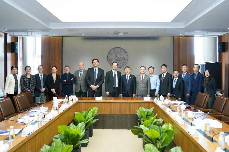 La Cina Rafforza la Collaborazione Universitaria Globale: 16 Nuove Istituzioni Congiunte e 30 Programmi Internazionali Approvati dal Ministero dell’Istruzione