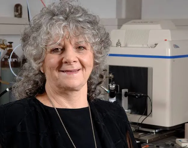 Morta Ada Yonath: dai ribosomi agli antibiotici che salvano vite oggi