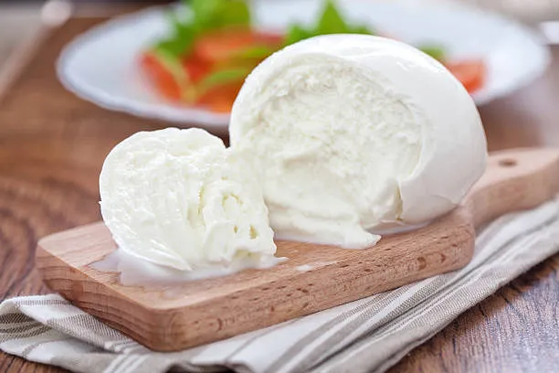 Mozzarella di Bufala Campana Dop: Un Trionfo Europeo tra Sold Out e Cultura del Gusto