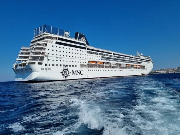 MSC Crociere aggiorna la politica sulla privacy: vietati gli occhiali smart a bordo delle navi