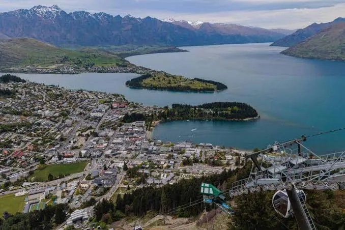 Nuova Zelanda spinge l'estero, Italia perde 110mila iscritti in un anno