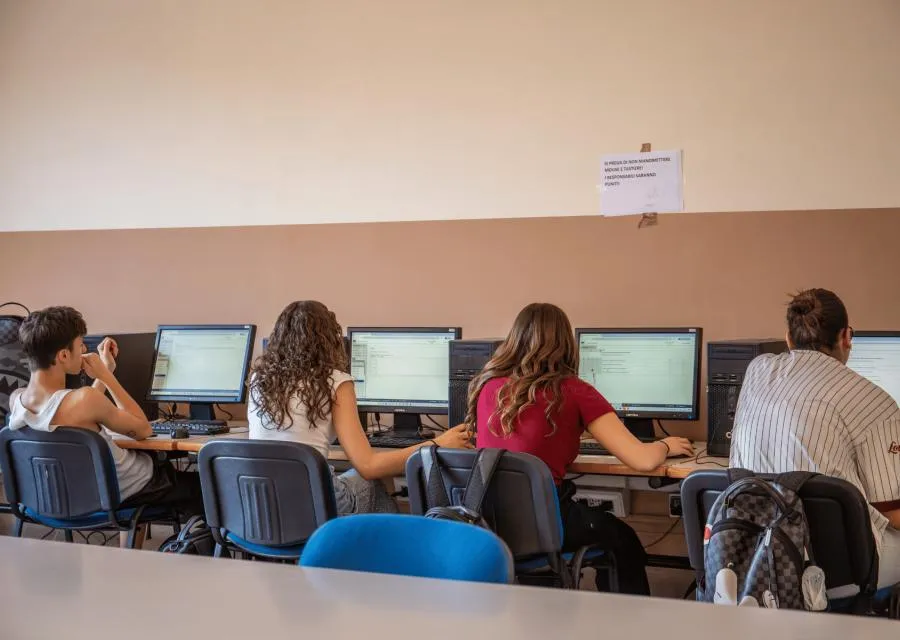 Nuove Indicazioni nazionali 2026/27: informatica, IA e DigComp