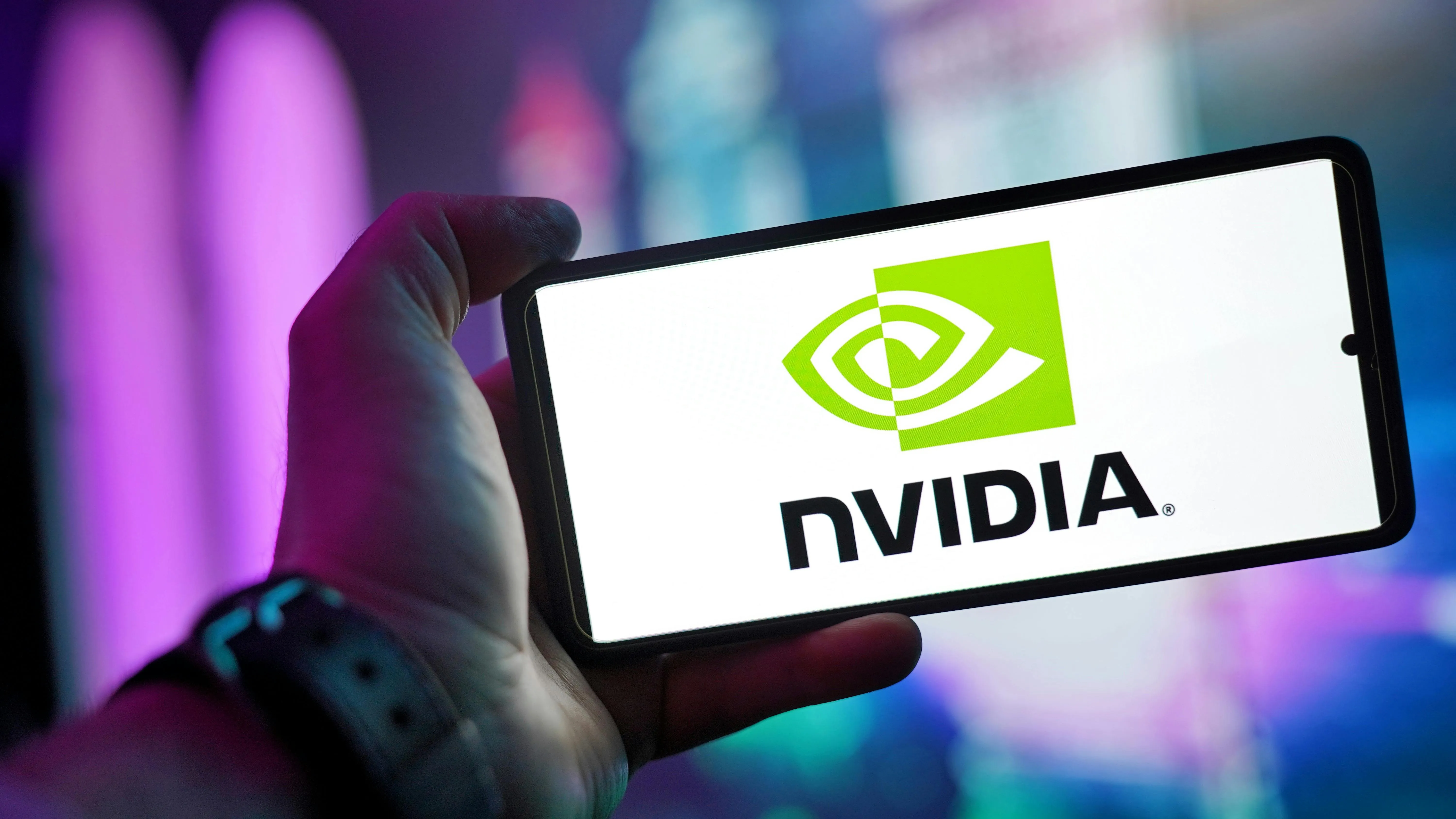 NVIDIA e CoreWeave: 2 miliardi di dollari per rivoluzionare il futuro delle AI Factory entro il 2030