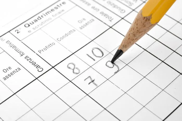 La valutazione senza voti a scuola: una scelta legittima e innovativa. Intervista a Giulio Iraci e focus sulle nuove frontiere della valutazione educativa