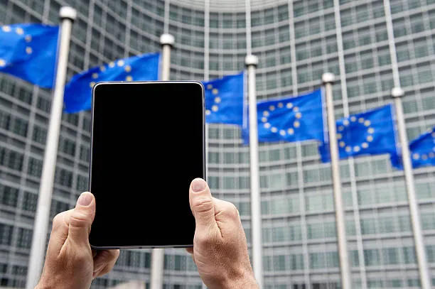 Parlamento Europeo: Stop All’Intelligenza Artificiale Integrata su Tablet e Smartphone Aziendali per la Sicurezza Informatica