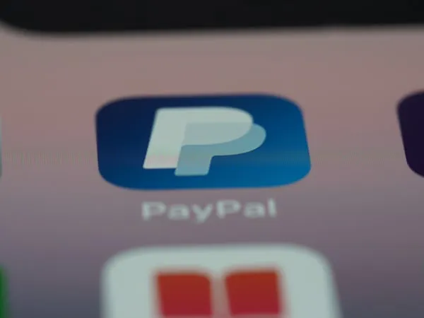 PayPal smentisce le indiscrezioni su una possibile vendita: nessun accordo con Stripe all’orizzonte