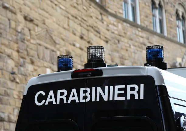 Perugia, arrestato un diciassettenne che progettava una strage a scuola: manuali di armi e contatti neonazisti