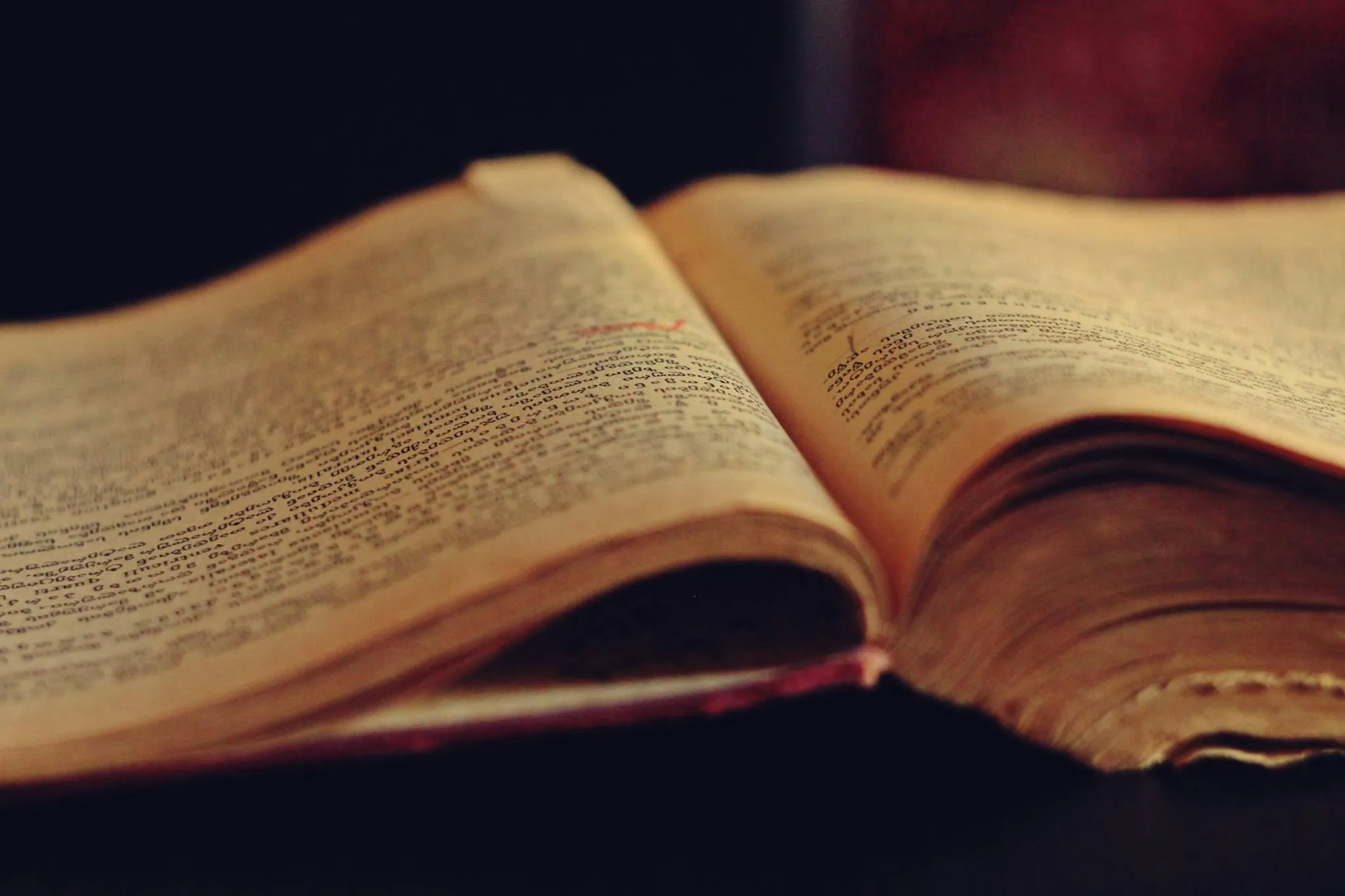 La Filosofia di Esposito: L'Apertura Originaria dell'Io tra Nichilismo e Storia