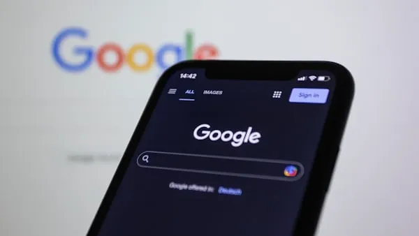 Google introduce la pubblicità anche nell'AI Mode: ecco come cambiano i risultati delle ricerche su Gemini