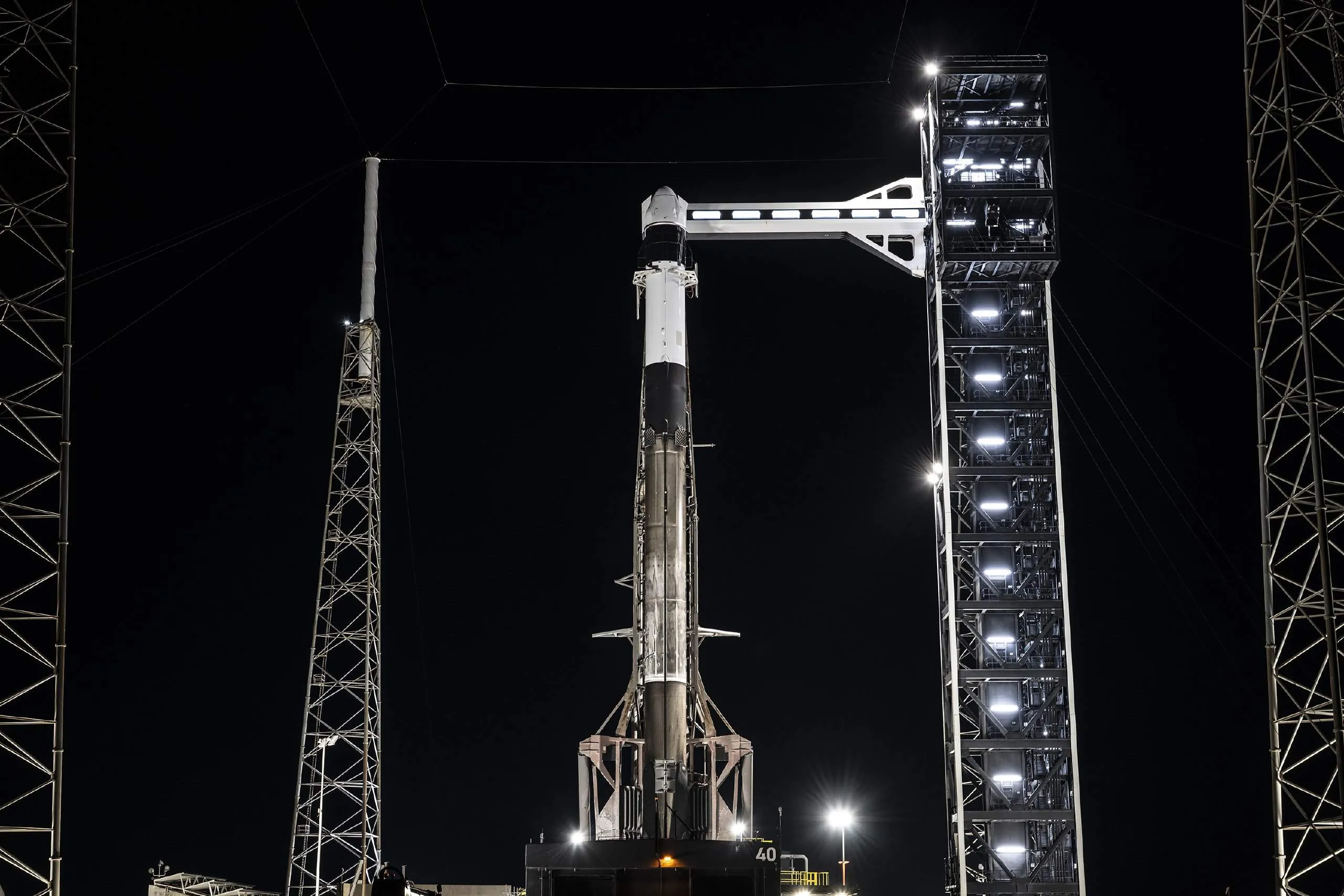 SpaceX lancia con successo la navicella Dragon verso la Stazione Spaziale Internazionale: Tutto sulla missione CRS-33