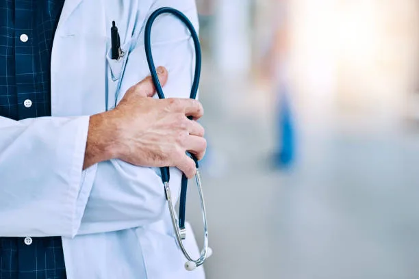 Polizza sanitaria scuola: 64 euro pro-capite, supplenti brevi esclusi