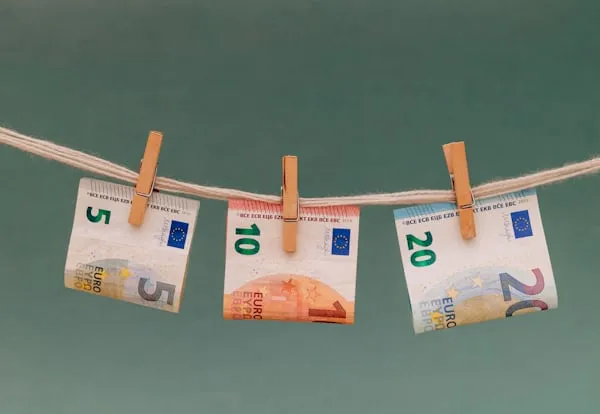 Salari italiani 2025: perché il potere d’acquisto dei lavoratori cresce così lentamente