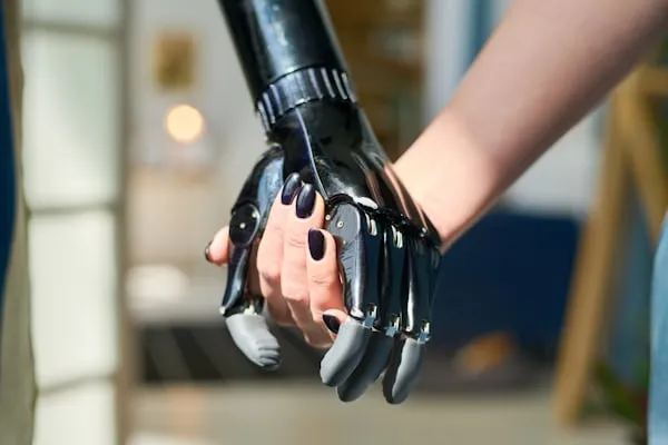 Generative Bionics: 70 Milioni di Euro per il Primo Robot Umanoide Made in Italy, Verso il CES di Las Vegas 2026