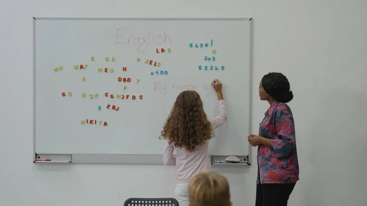 Prof di inglese licenziata a Milano perché faceva lezione solo in italiano 