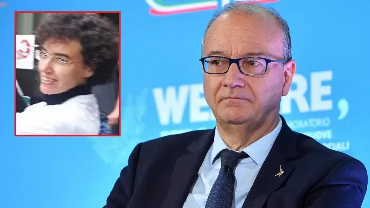 Professoressa accoltellata a Trescore Balneario, Valditara in ospedale: «Voglio tornare dai miei studenti»