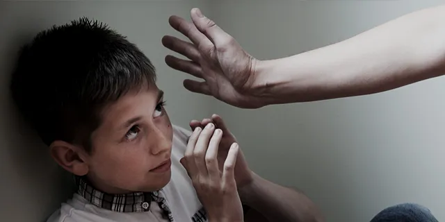 Punizioni fisiche a scuola: il legame tra insuccesso scolastico e salute mentale nei bambini