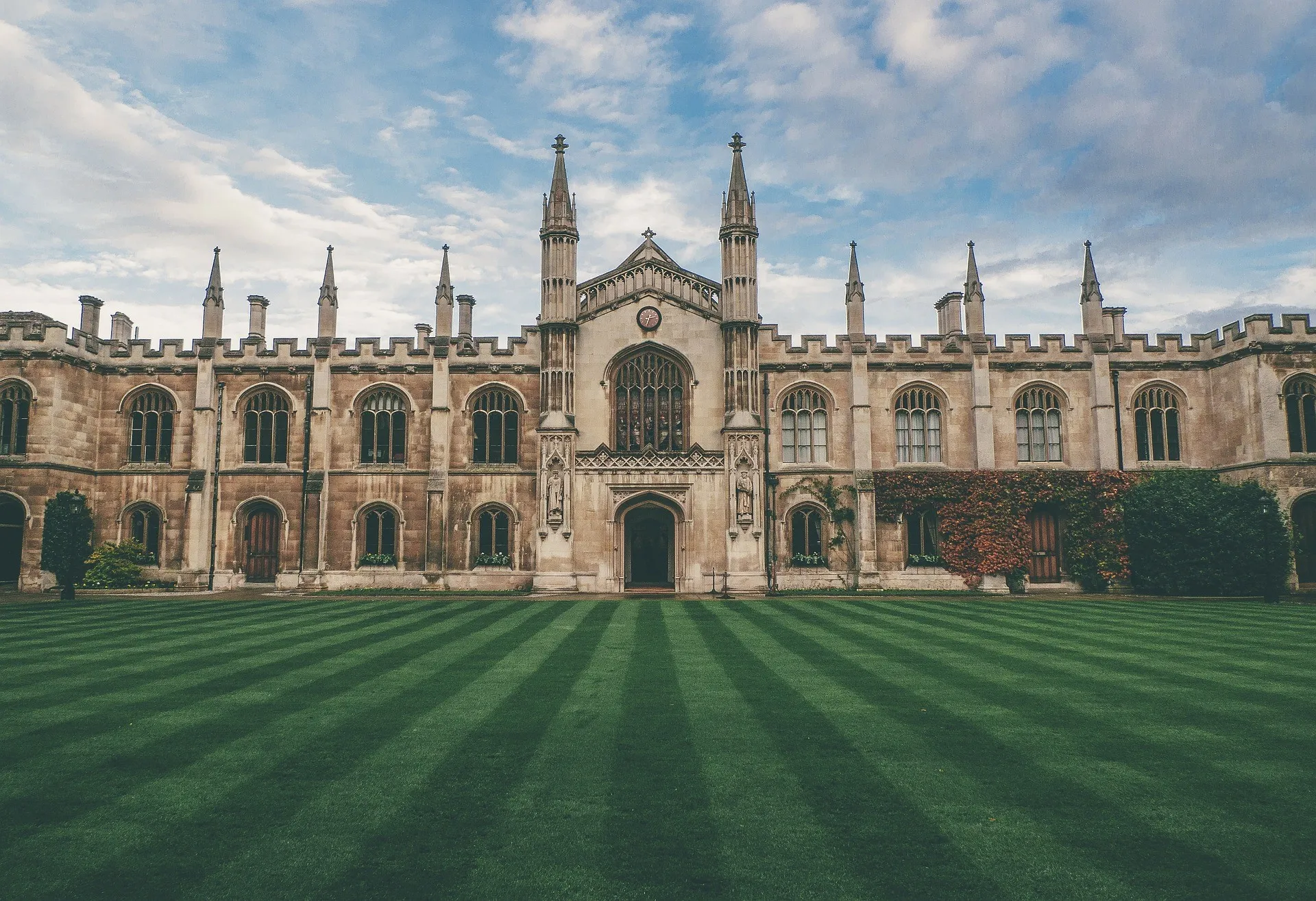 Università nel Regno Unito: L’Allarme di Universities UK sulla Tempesta Finanziaria e Le Richieste di Sostegno Urgente