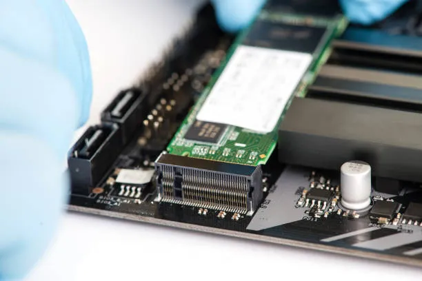 Quando il Passato incontra il Futuro: SSD NVMe M.2 su Pentium III – Cronaca di un Esperimento Straordinario