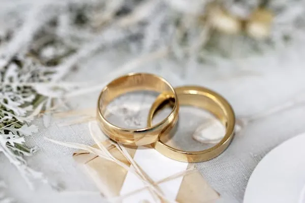 Quando l’Amore Sposa la Tecnologia: Matrimonio Simbolico con un’Intelligenza Artificiale in Giappone