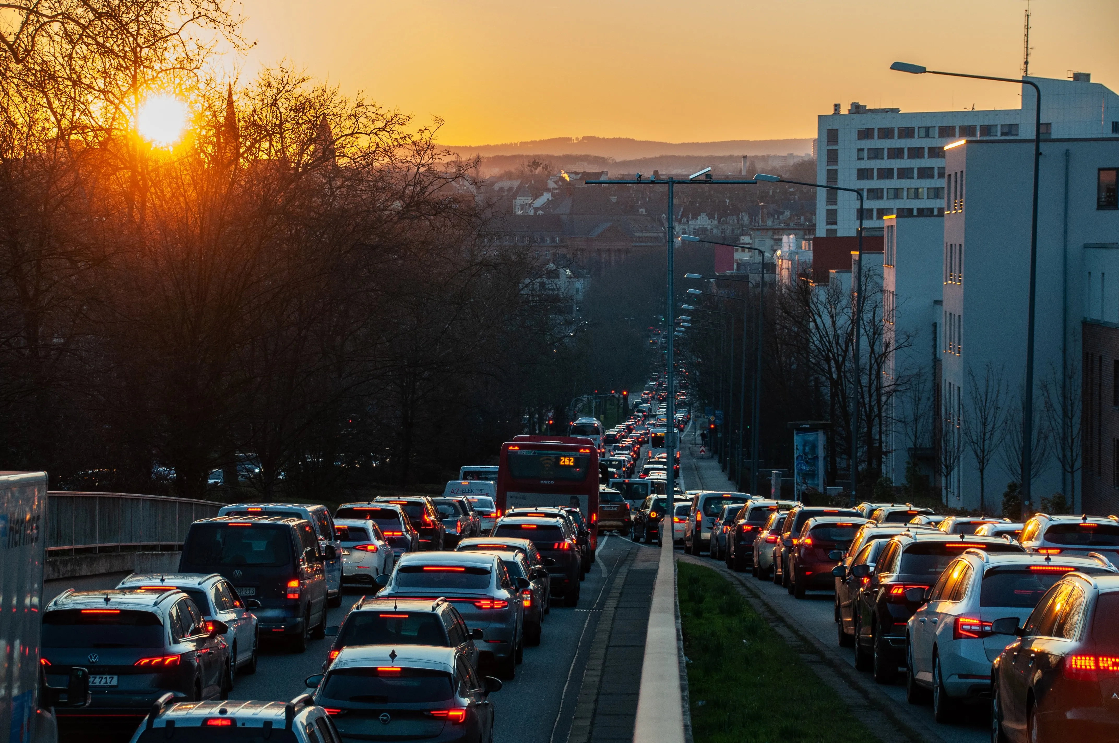 Quanto dipende l'Europa dall'auto: la risposta del Car Dependency Index