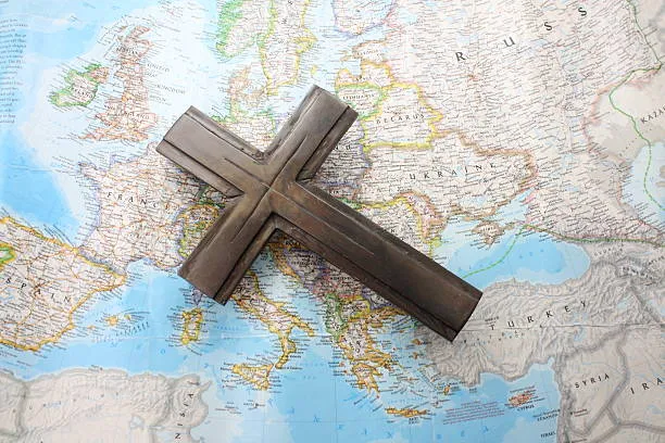 Le Radici Cristiane dell’Europa: Tra Identità, Crisi e Ricerca della Pace secondo il Cardinale Baldo Reina